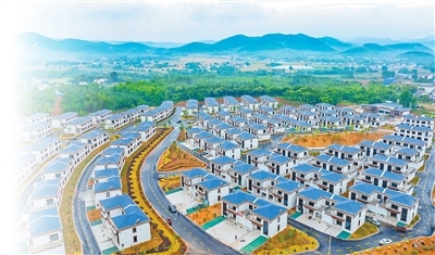 安徽省东至县安置房项目。　何 清摄（影像中国）