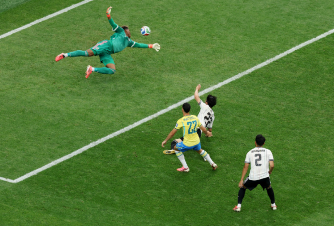 巴西前锋马丁内利绝杀日本队瞬间 图/FIFA世界杯官微