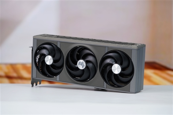 最高1557 TOPS！AMD RDNA 4架构算力暴增4倍：本地跑大模型不卡了