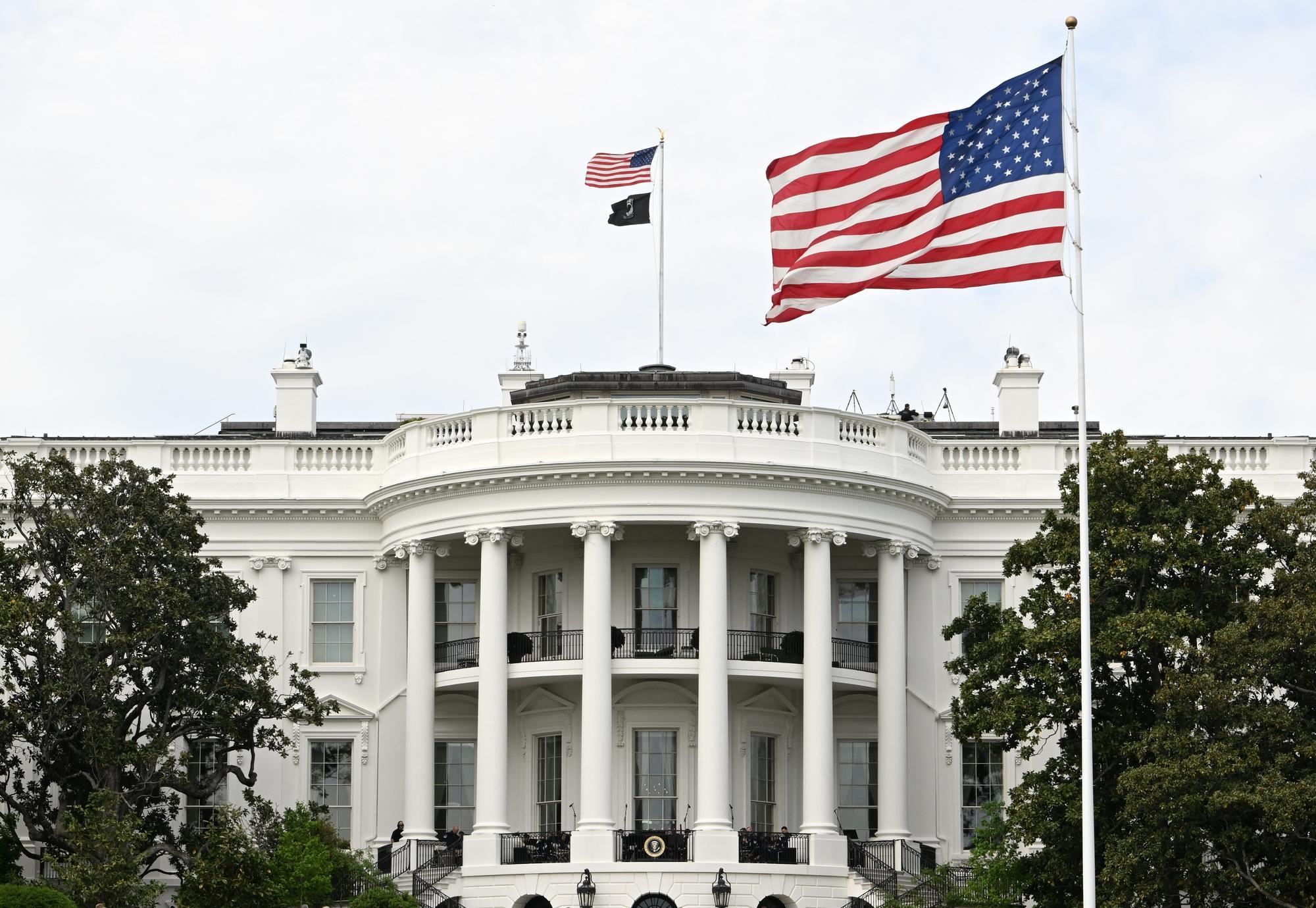 这是4月18日在美国首都华盛顿拍摄的白宫。新华社记者李睿摄