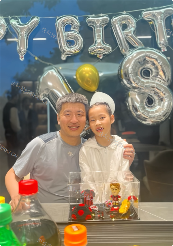 张雪峰前妻发文回应女儿奶奶争议：雪峰遗产已存入信托 