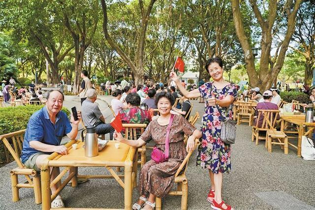 2026年“乐动厦门”休闲浪漫季在中山公园开展茶桌仔系列活动,将“厦门生活”打造成游客喜爱的游玩体验。(市文旅局 供图)