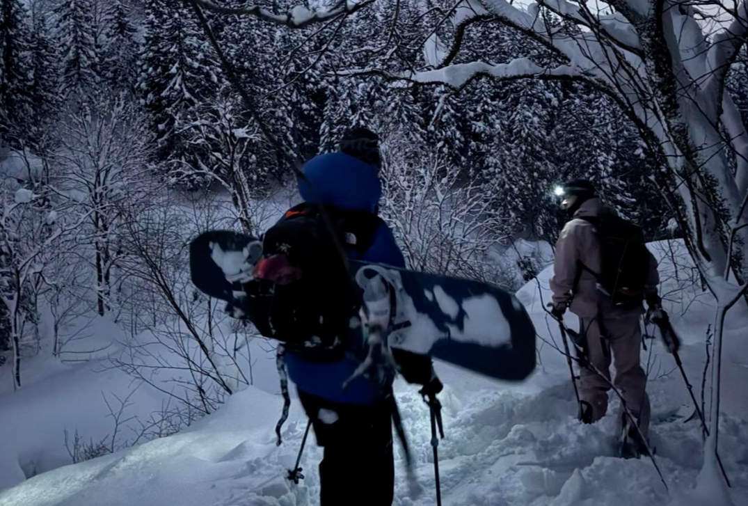 ▲小张和kk进山救援