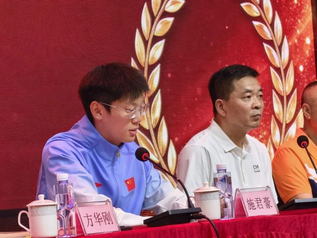 施君豪（左）分享成功之路。