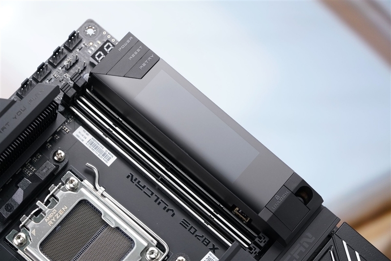 AMD X3D最强优化!七彩虹iGame X870E Vulcan OC V14火神主板评测:专属优化 温度更低性能更强