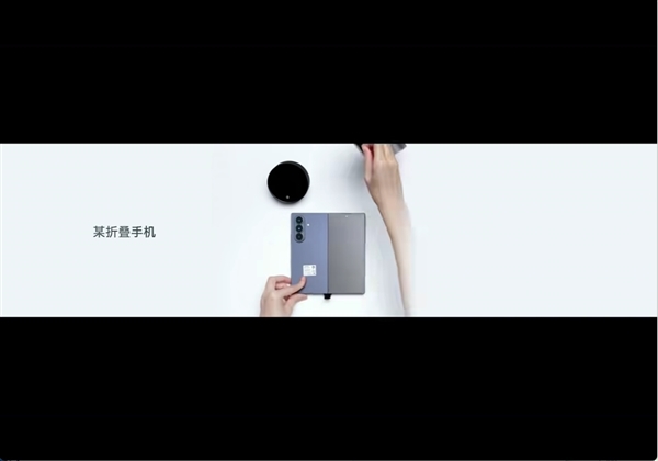 OPPO贴脸开大！友商全新折叠屏折叠一小时就出现明显折痕