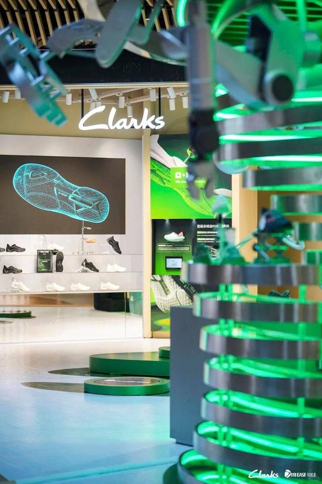 被收购后，Clarks也在加速开店
