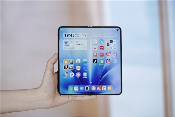 蓝厂最强折叠屏！vivo X Fold 6图赏