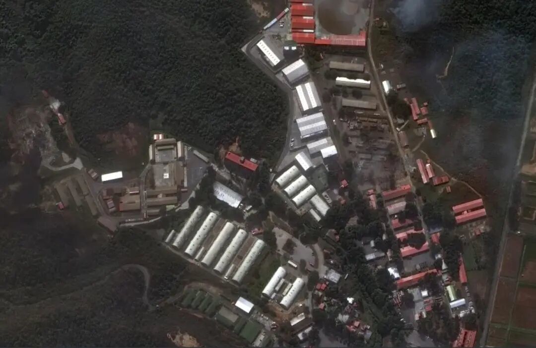 ◆加拉加斯南部,蒂乌纳堡军事基地遭遇美军空袭后的卫星图。