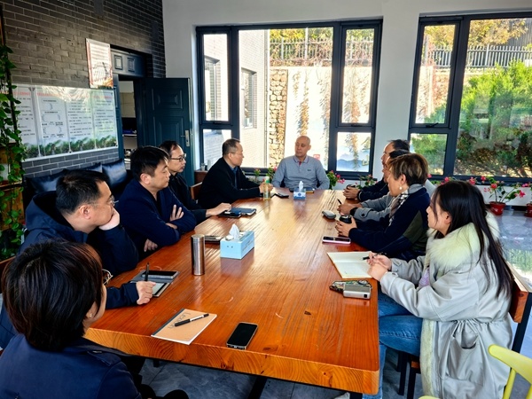 北咨青年咨询师们参加北沟村“十五五”规划研讨会。受访者供图