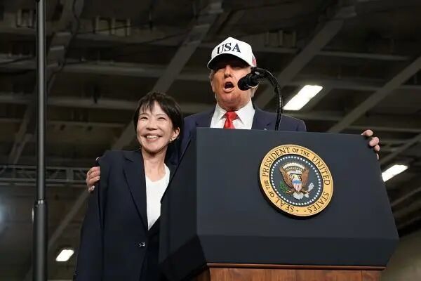 2025年10月28日,特朗普到访日本,盛赞日本首相高市早苗,并称日美为“最强盟友” 纽约时报