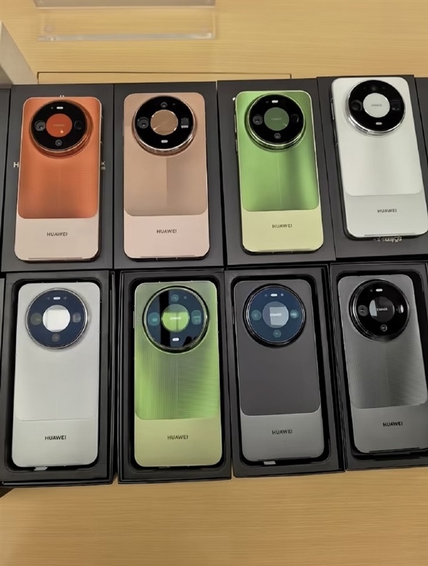 专利公开！华为Mate 90系列巨炮镜头开箱、上手：合体后外形堪比单反