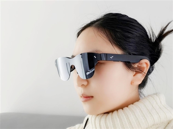 口袋里的135英寸HDR巨幕！雷鸟Air 4 Pro蝙蝠侠图赏