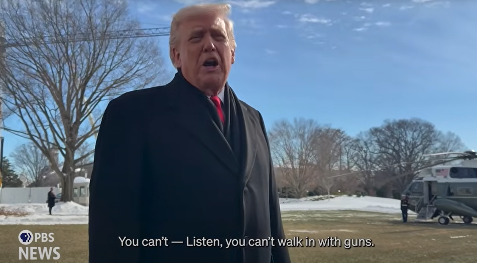 美国总统特朗普当地时间1月27日接受采访时说“你们不能带着枪行走”。