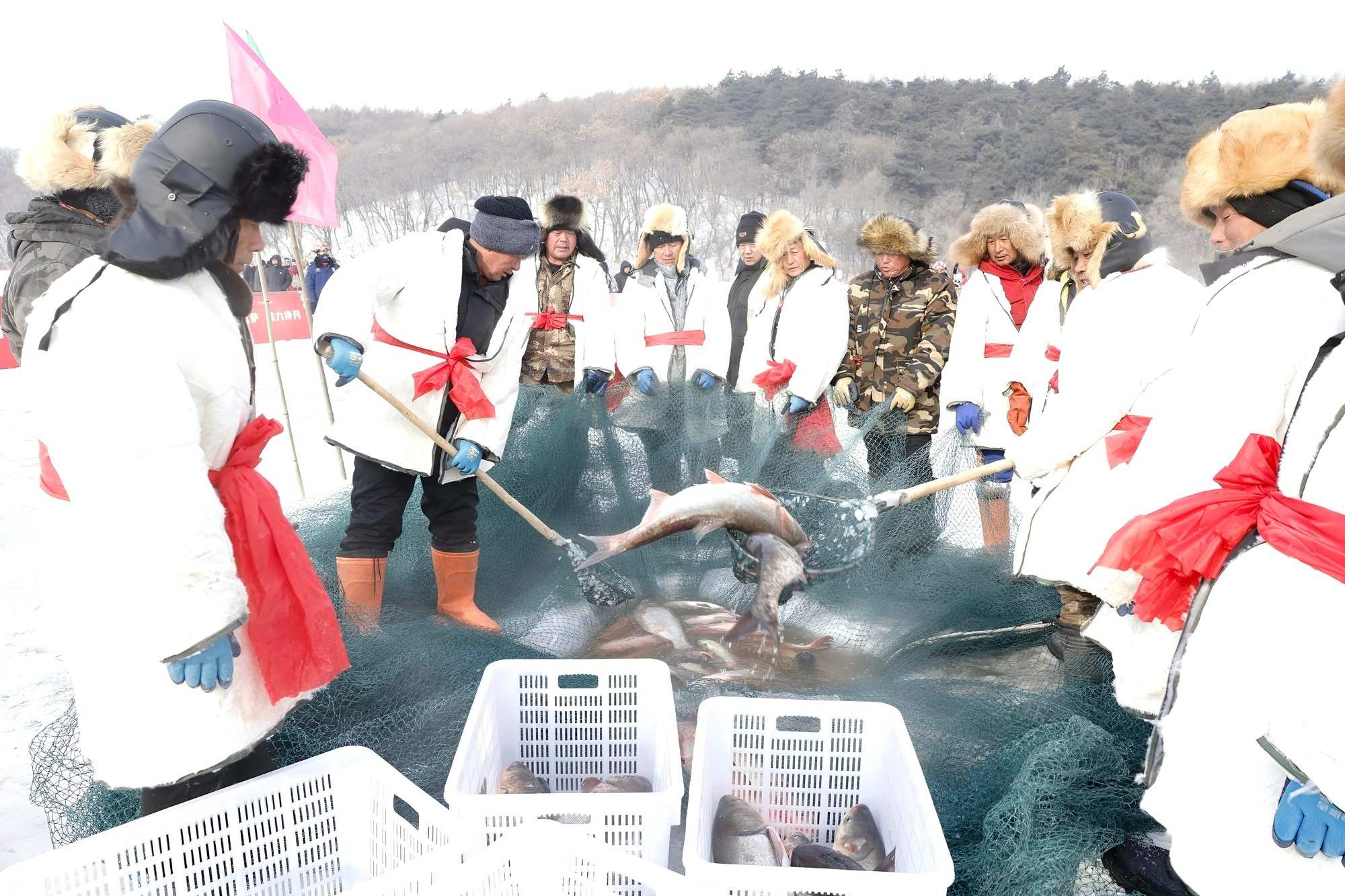 冬捕现场(央广网记者 张学龙 摄)