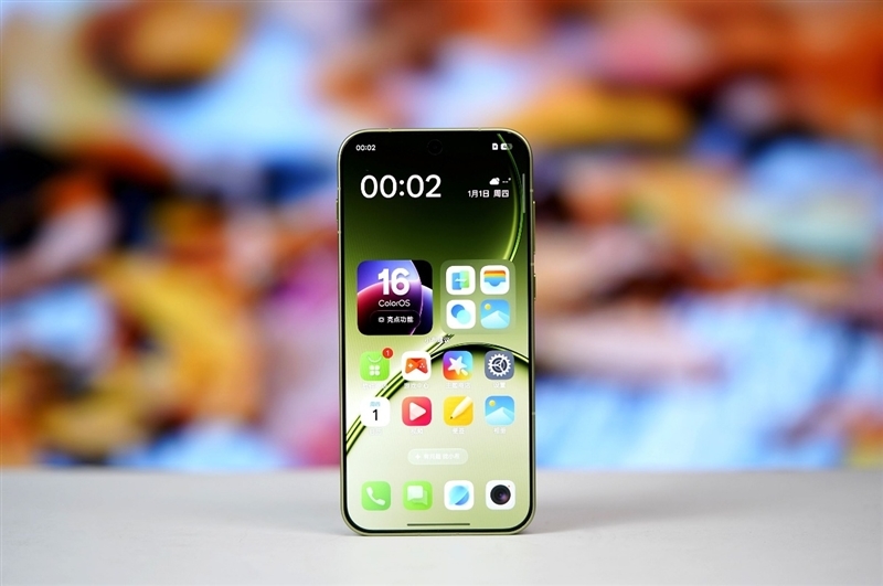 小屏不妥协配置反升级！一加15T手机深度评测：小巧玲珑的满血性能旗舰