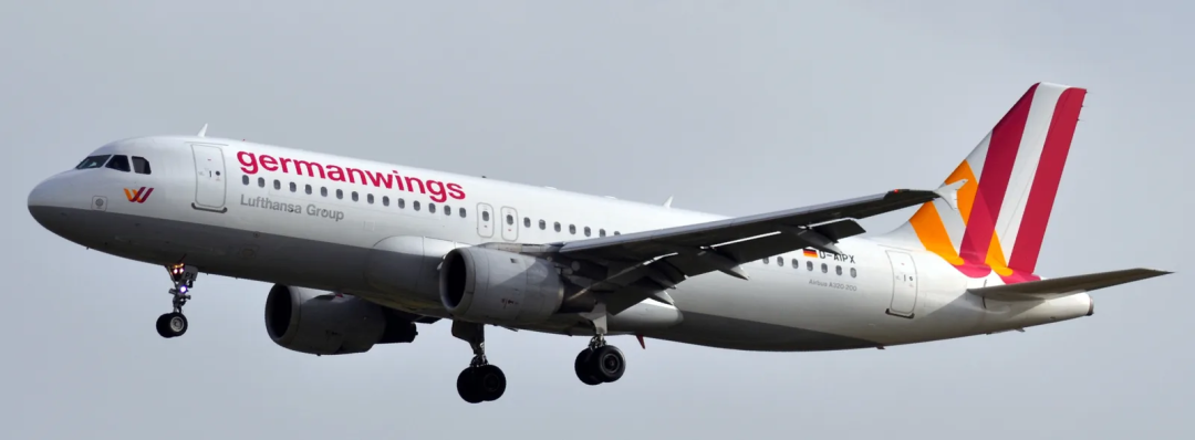 德国之翼 4U9525 涉事客机 D-AIPX(空客 A320-211),2015 年 3 月 24 日,该机被副驾驶蓄意坠毁于法国阿尔卑斯山,机上 150 人全部遇难 | 维基共享