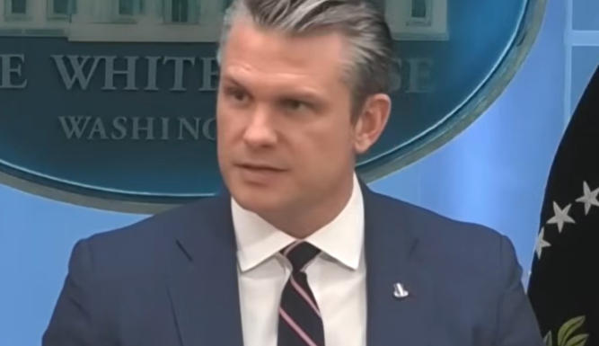 6日发布会上,赫格塞思讲述飞行员获救经过 视频截图