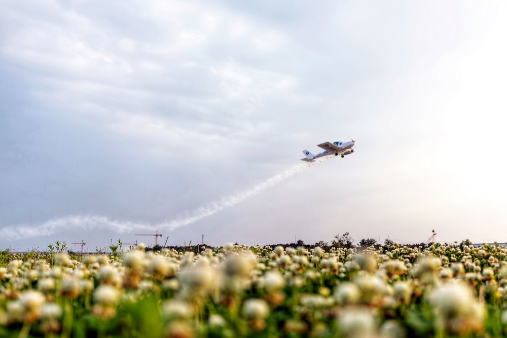 图为山东日照岚山区推出的15公里“云端赏春”低空赏春航线。受访者供图