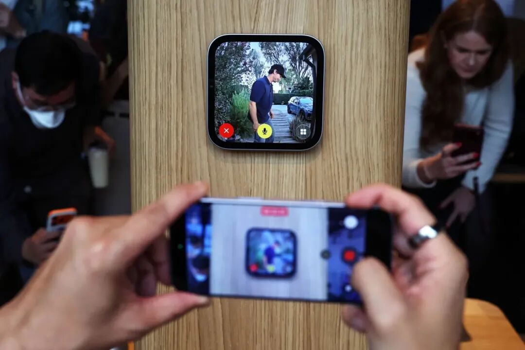 Apple's HomeView Brings Personalized Siri to Smart Home, Takes on Amazon  and Google