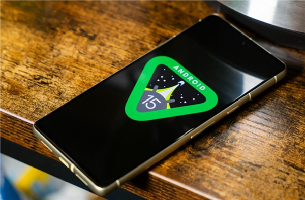 一吨旧手机炼出375克黄金！老板亲述：回收价暴涨 客商天天来收货