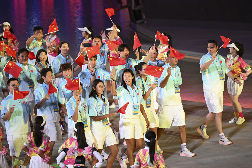 2026年4月30日,中国体育代表团在闭幕式上入场。新华社记者 贝赫 摄