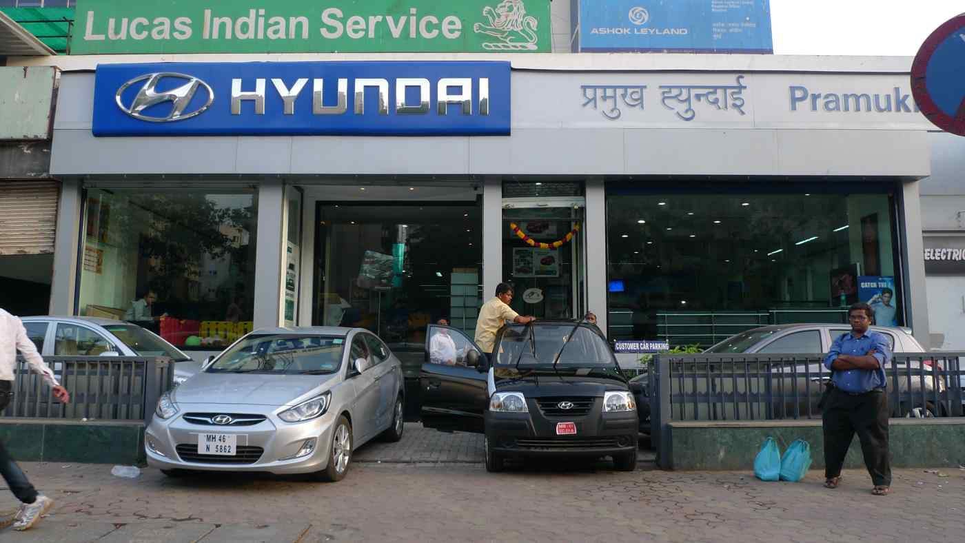 印度孟买的一家现代汽车经销商 图源:NIKKEI Asia