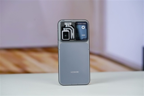 全球首款机器人手机登场！荣耀Robot Phone图赏 把机械云台做进机身