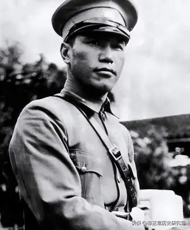 1925年，蒋介石