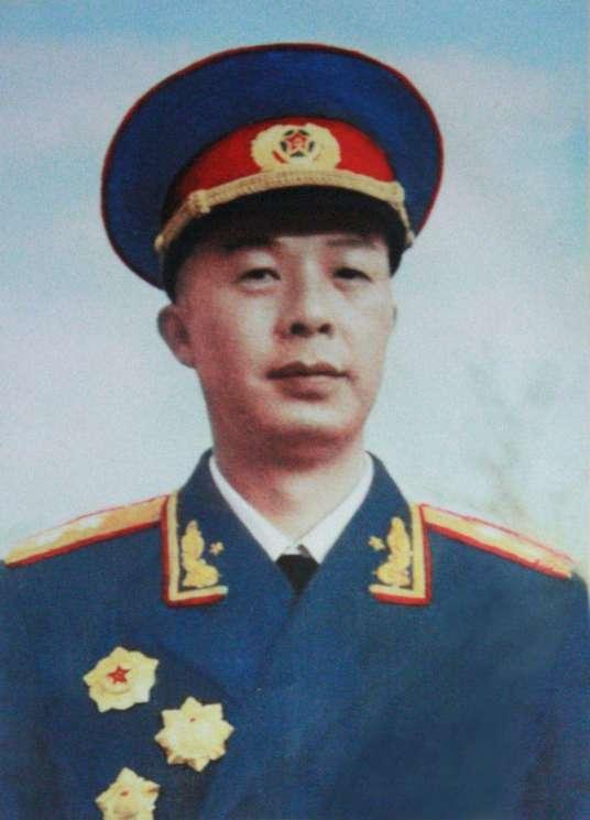 莫文骅