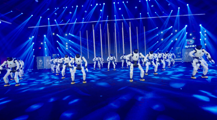 图片来源：智元机器人《机器人奇妙夜》