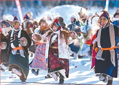 冰雪旅游热潮涌动（新时代画卷）
