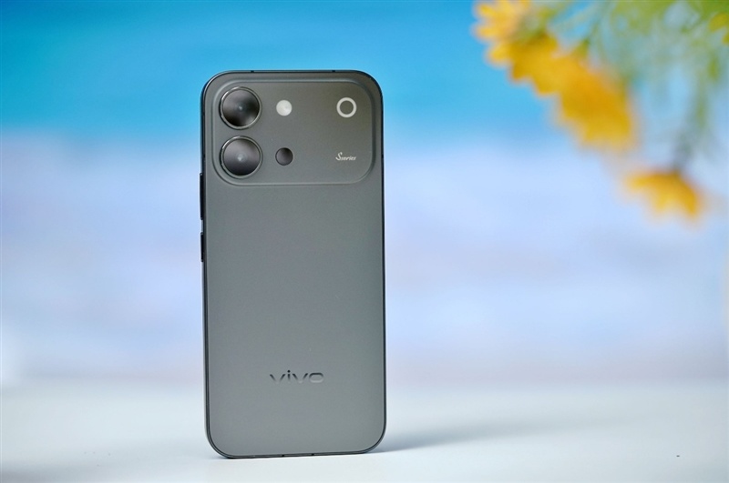 颜值不输旗舰!vivo S60元气版全面评测:性价比机型里的均衡水桶机