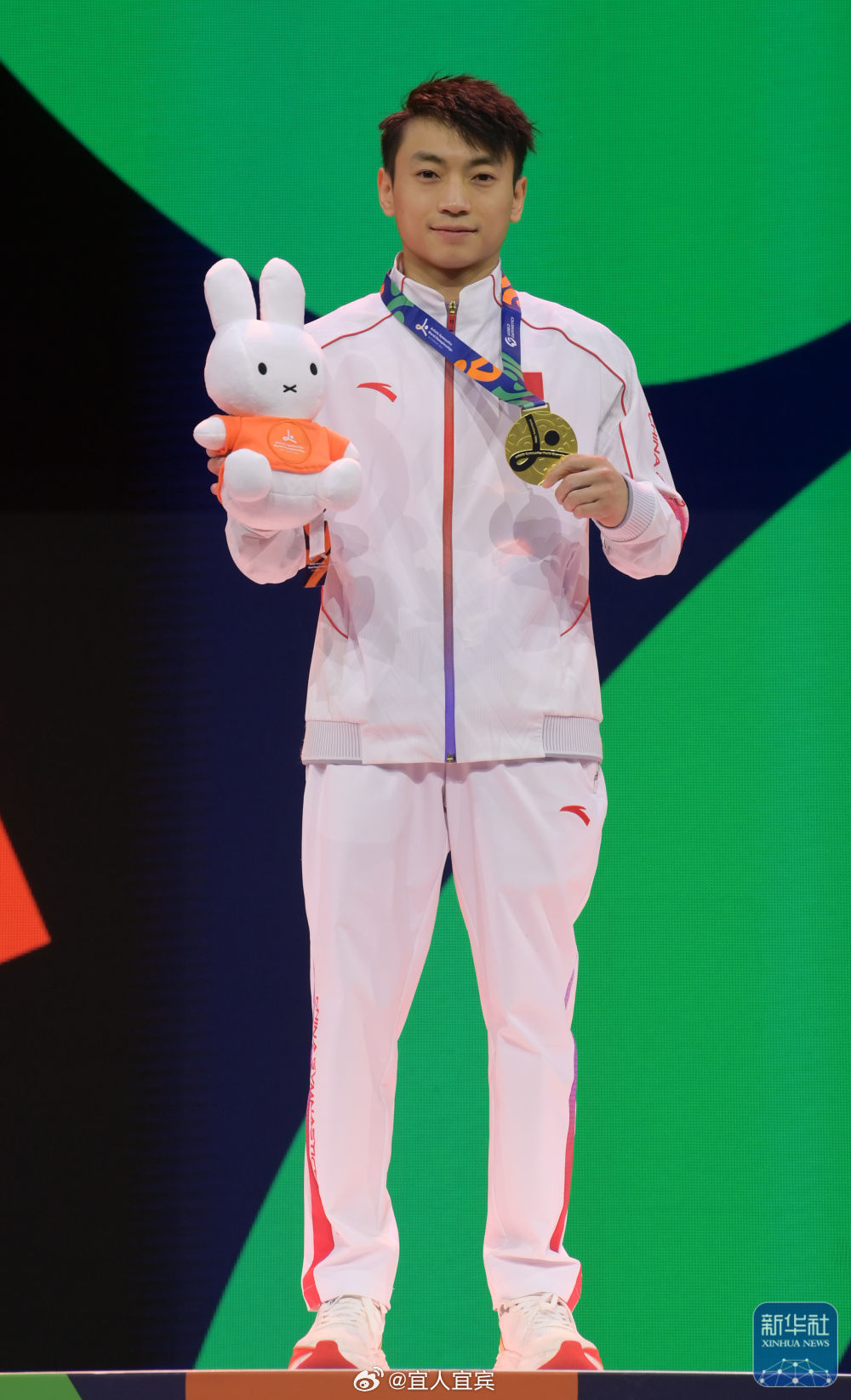 【邹敬园成就体操世锦赛双杠“五冠王”】第54届世界体操锦标赛25日在