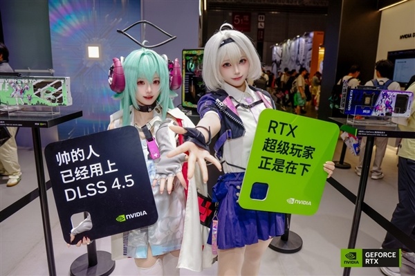美丽动人！BW 2026英伟达摊位Coser欣赏
