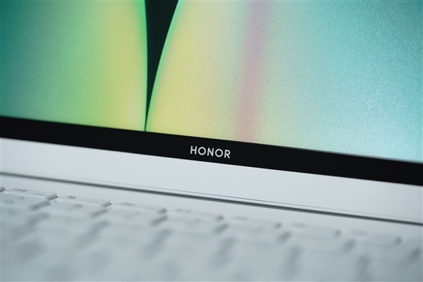 续航轻松超苹果MacBook!荣耀MagicBook Pro 16 2026图赏