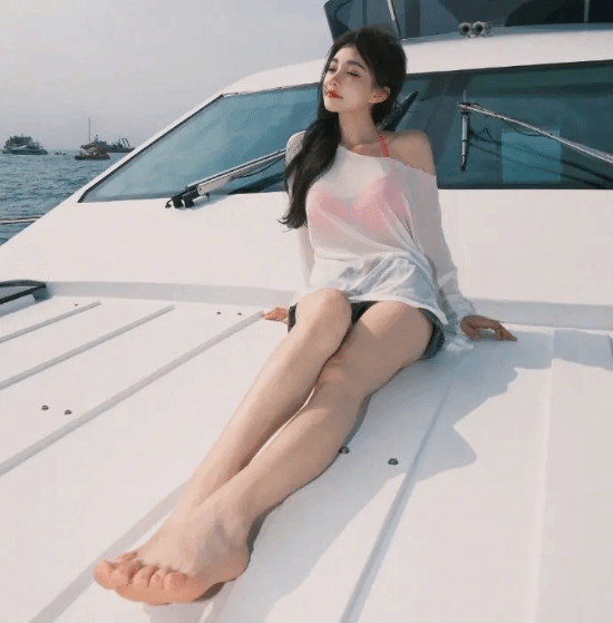 冯提莫支持父母离婚登热搜 别拿孩子当做婚姻借口