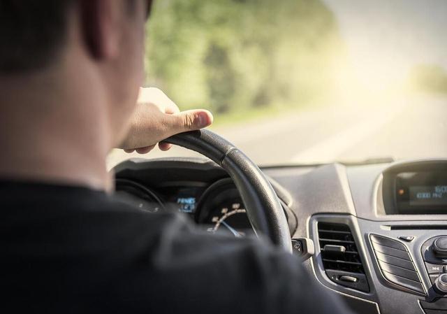 开了3年混动才后悔，省油不省钱，跟纯电一比真实差距太扎心-有驾