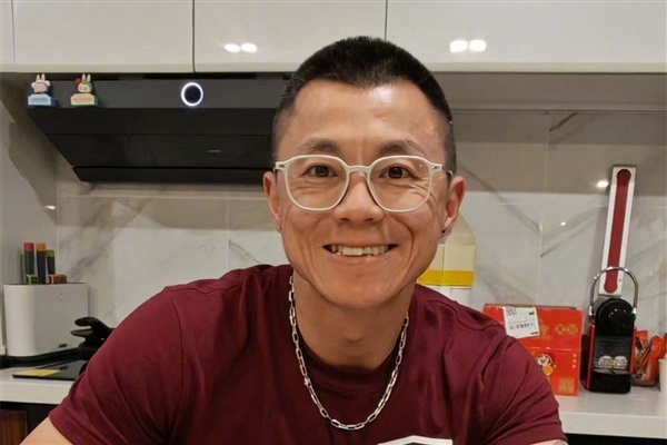 时隔半年陈震复更：明天开始更新出差视频