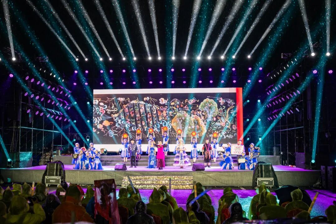 吉客节上，村民们正在表演（摄于2025年11月）。经济日报记者朱双健