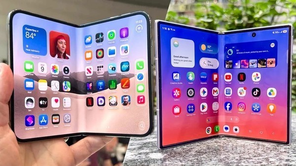 iPhone Duo(左)与三星Z Fold8对比