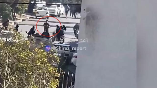 伊朗示威者获得了大量不明枪支