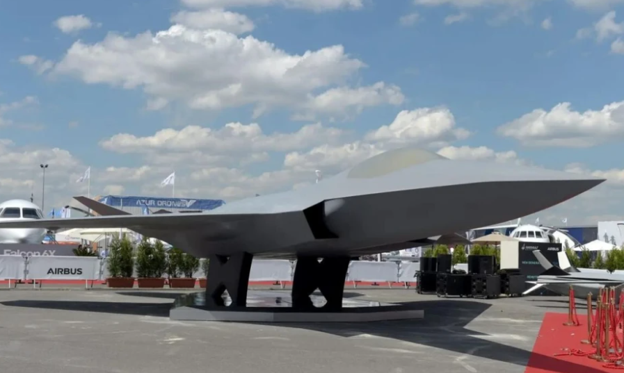 2023年6月，法国、德国、西班牙联合开发的“未来空中作战系统”（FCAS）模型在巴黎航展上展出。