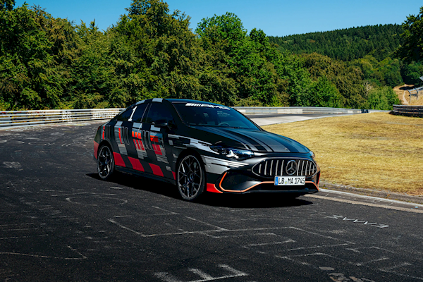 7分32秒！奔驰AMG CLA 45纽北封王 成紧凑型电动轿车最快车型