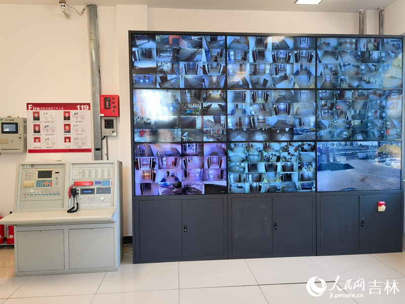 德惠市社会福利服务中心消防监控室。人民网记者 马俊华摄