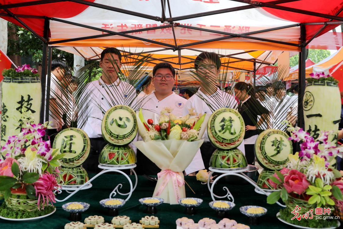 【职引未来】课堂对接岗位 产教融合护航青年逐梦路