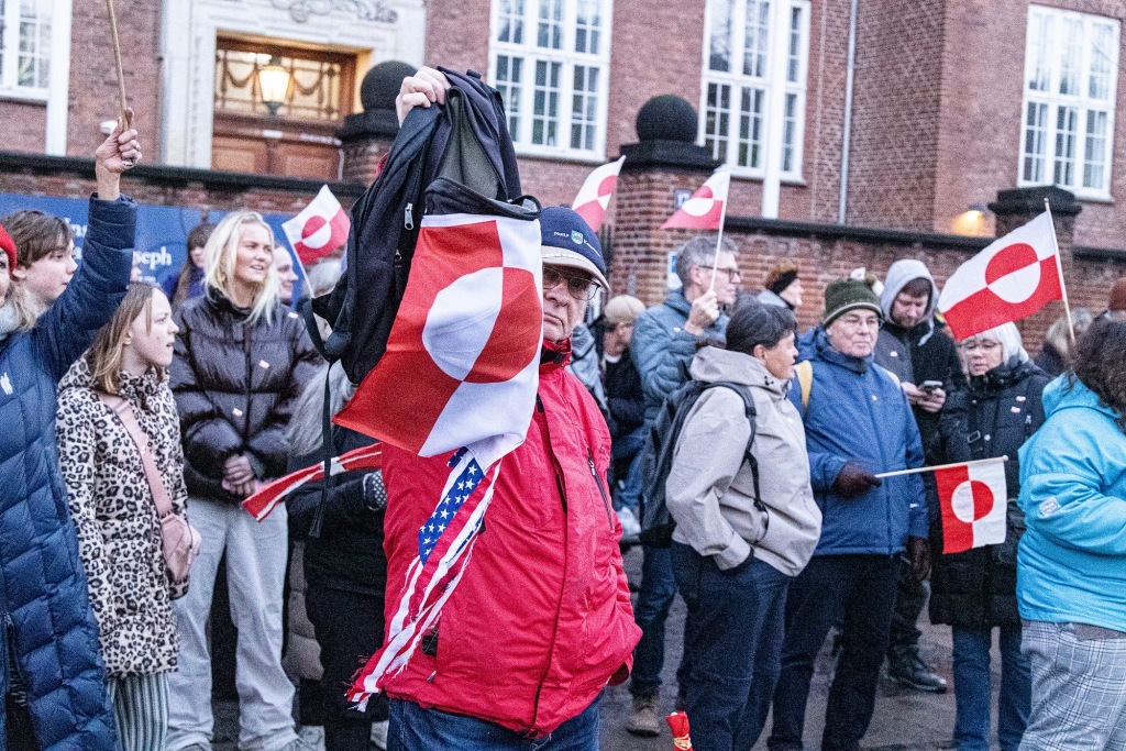 1月14日，丹麦哥本哈根，美国驻丹麦大使馆外进行了一场名为“格陵兰属于格陵兰人”的示威活动。