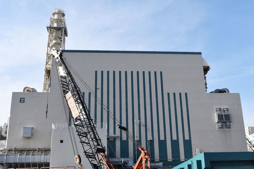 当地时间2025年12月2日,日本新潟县柏崎市,东京电力公司柏崎刈羽核电站6号机组。视觉中国 图