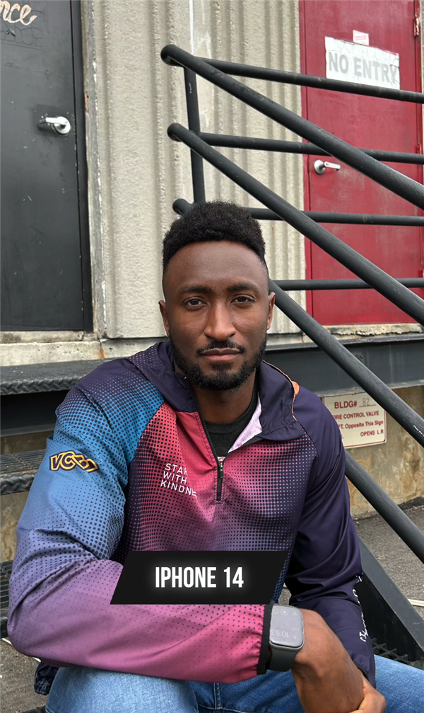 看懵了！初代iPhone到iPhone 17自拍对比 网友吐槽几乎一样