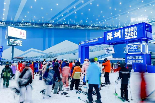▲室内滑雪场累计接待客流突破130万人次。